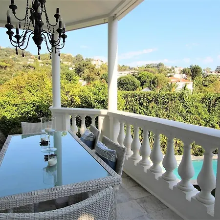 Les Palmiers Villa *